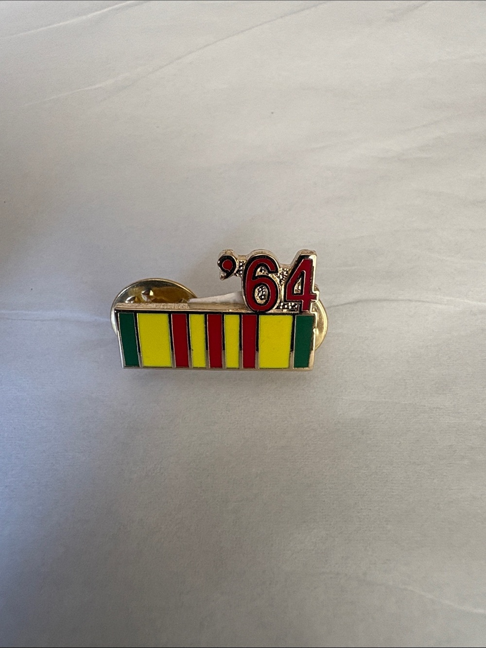 Military 1964 Vietnam Service ribbon Hat Pin